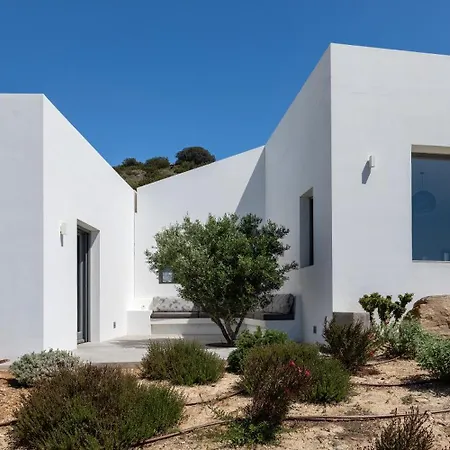 Villa Agkairia