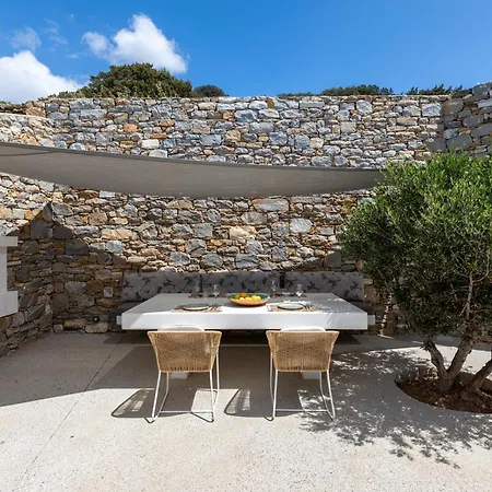 Villa Agkairia